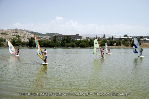http://www.yerevan.am/uploads/media/news_gallery/0001/16/fe0a9203a21e507c05b163c593d6b16c682c81d3.jpeg