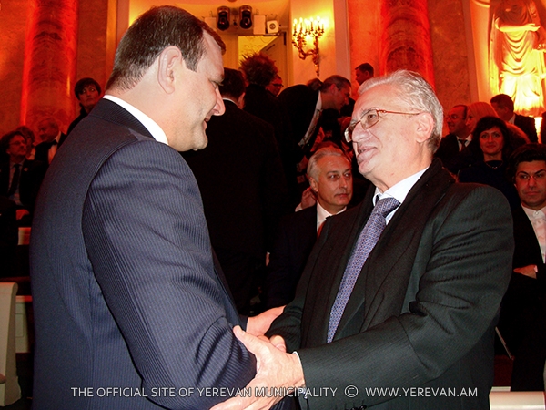 http://www.yerevan.am/uploads/media/news_gallery/0001/21/3f9f7007f9432a08a6a5c9683e53a91802ab76c7.jpeg