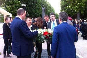 On behalf of Yerevan Mayor Taron Margaryan a wreath was put in Paris to commemorate the victims of the Genocide