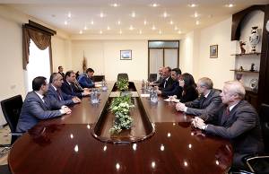 Mayor Taron Margaryan met with the participants of the international half marathon «Yerevan Run Arm 2015»