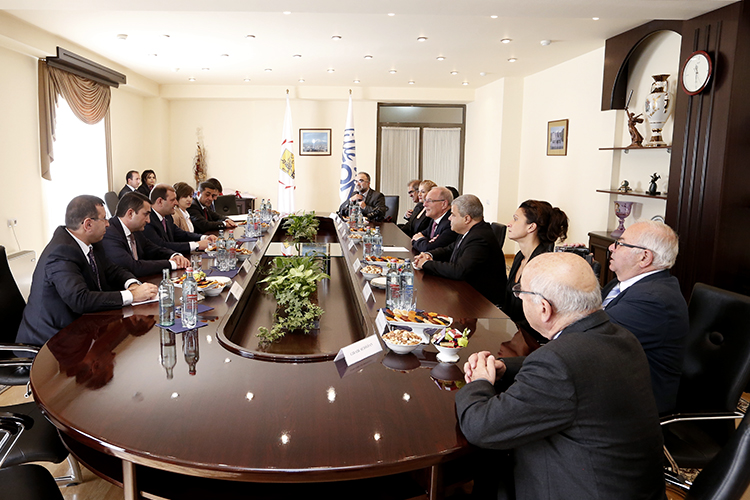 Mayor Taron Margaryan met with his colleague from Antony