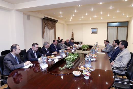 Քաղաքապետ Տարոն Մարգարյանը հանդիպել է Շիրազի պատվիրակության հետ