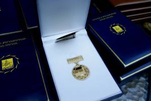 Mayor's gold medals for the contribution to the capital's development