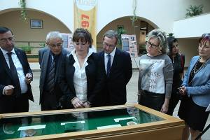 In Yerevan City Hall the Mayor of Plessis-Robinson familiarized himself with the samples of the exhibition