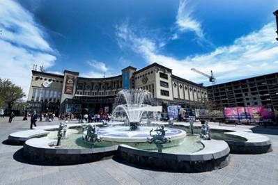 Fountain in Charles Aznavour square