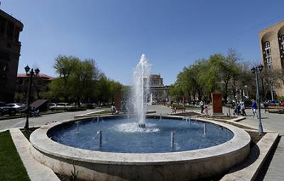 Nalbandyan and Hanrapetutyan str. fontain