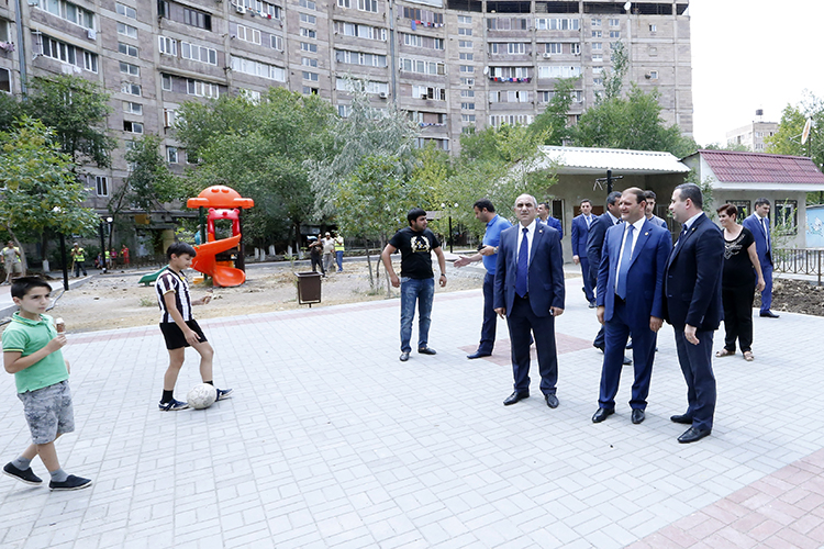 Mayor Taron Margaryan visited Erebuni administrative district