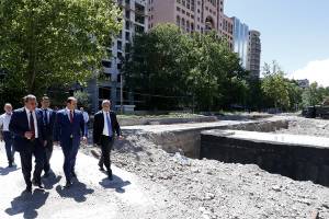 Yerevan Mayor Taron Margaryan visited Kentron administrative district