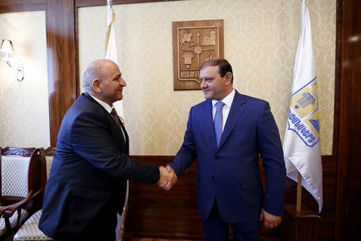 Երևանի քաղաքապետ Տարոն Մարգարյանը հանդիպել է Ստեփանակերտի գործընկերոջ հետ