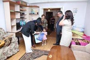 A visit to the families of Stepanakert residents fallen or injured during the war in April