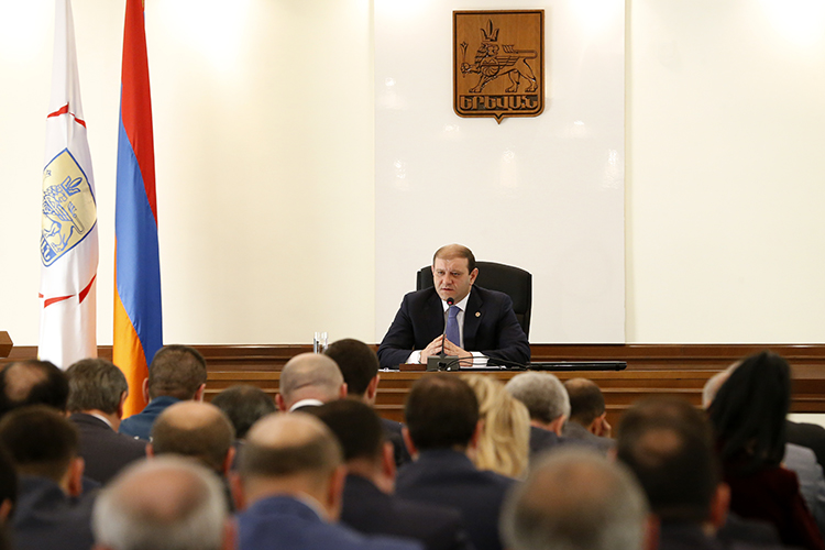 Mayor instructs to carry on control over obligatory improvement norms