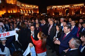 Mayors of Yerevan and Paris walk about night Yerevan