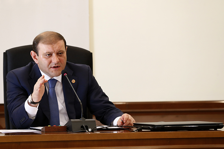Taron Margaryan: “Owners of open-air cafes have no right to distort the look of the city”