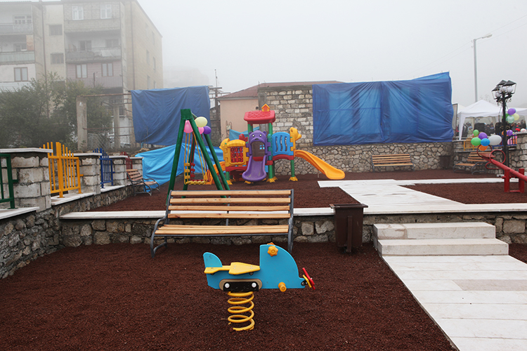Present to Shushi children from Ajapnyak administrative district
