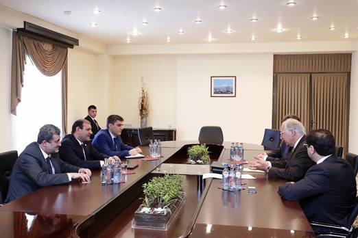 Քաղաքապետ Տարոն Մարգարյանը հանդիպել է «Գրանթ Թորնթոն» ընկերության ներկայացուցիչների հետ