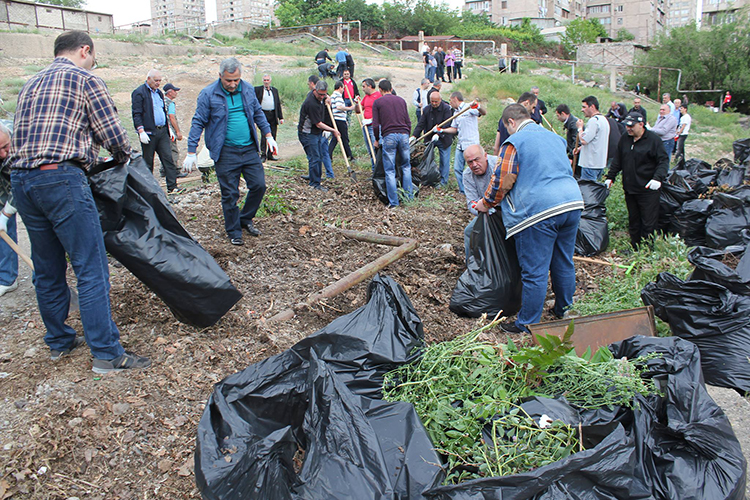 After the clean-up action in Yerevan 412 tons of rubbish was gathered