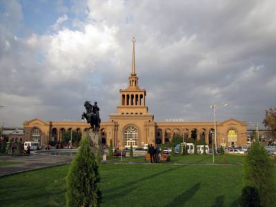 Երևանի կայարանամերձ հրապարակում ստորգետնյա առևտրի և սպասարկման համալիրի ու ավտոկայանատեղի կառուցում