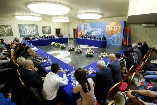 Տարոն Մարգարյան. «2018 թվականը Երևանի հոբելյանական տարին լինելուց բացի, մեր մայրաքաղաքի պատմության մեջ կնշանավորվի նաև որպես մեծ նախաձեռնությունների և նշանակալի ձեռքբերումների տարի»