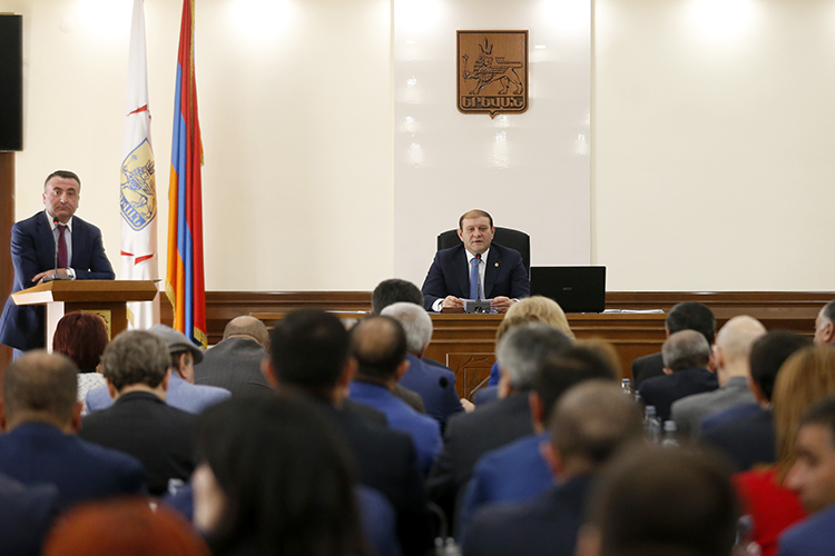 On the event of Yerevan Day, by the decisions of Yerevan Council of Elders Ruben Matevosyan, Rudolf Ghevondyan and Sevak Avetisyan will be allotted flats