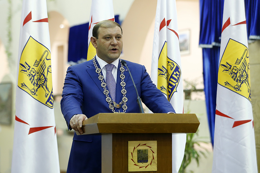 Festive reception of the official delegation in the City Hall of Yerevan