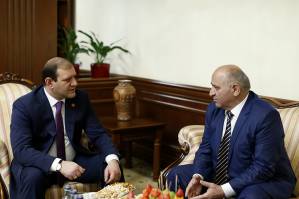 Mayor Taron Margaryan welcomed Stepanakert Mayor Suren Grigoryan