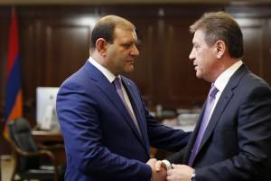 Yerevan Mayor Taron Margaryan meets with the Minister of Moscow Government