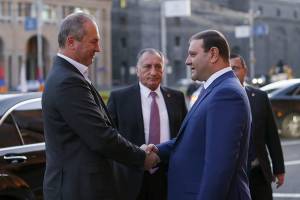 Мэр Тарон Маргарян встретился с делегацией, возглавляемой главой Администрации города Ростов-на-Дону РФ
