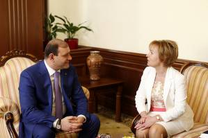 Yerevan Mayor meets with the members of Saint Petersburg delegation