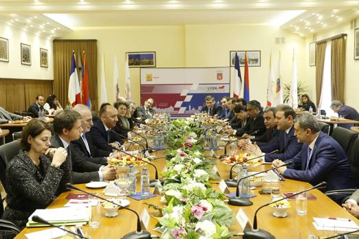 Երևանի քաղաքապետ Տարոն Մարգարյանը հանդիպել է Լիոնի քաղաքապետ Ժորժ Կեպենեկյանի հետ