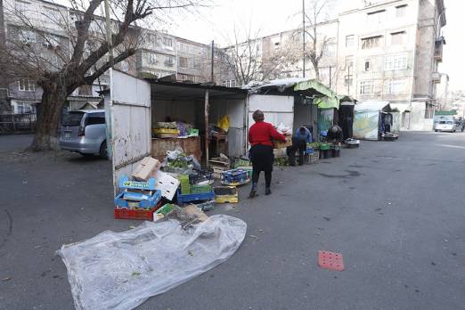 Բացօթյա ապօրինի առևտուր Երևանում չպետք է լինի. առևտրականներն ուղղորդվում են շուկաներ