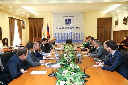 Տրանսպորտ, աղբահանություն, քաղաքաշինություն. Երևանն ու Իլ դը Ֆրանսը խորացնում են համագործակցությունը