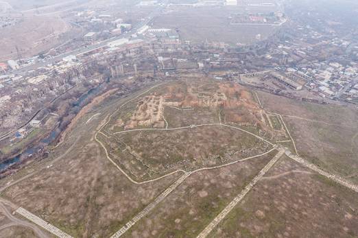 «Կարմիր բլուրը» սերիալ կամ գերեզմանատուն չէ. ազատենք հուշարձանը շինարարական աղբից