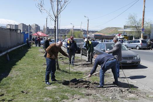 Համաքաղաքային ծառատունկի ընթացքում նոր տնկիներով է համալրվել ավտոշուկայի հարակից կանաչ գոտին