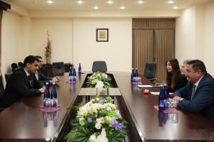 Yerevan Mayor Hrachya Sargsyan meets with Netherlands Zoo Manager Jose Kok