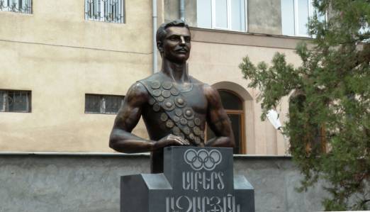 Albert Azaryan’s bust installed in Yerevan