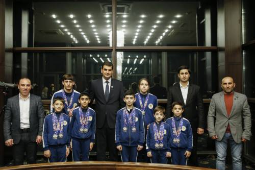 11 Gold Medals: Yerevan Mayor Hosts Participants of “Mega Meet 2023” Trampoline Club Tournament