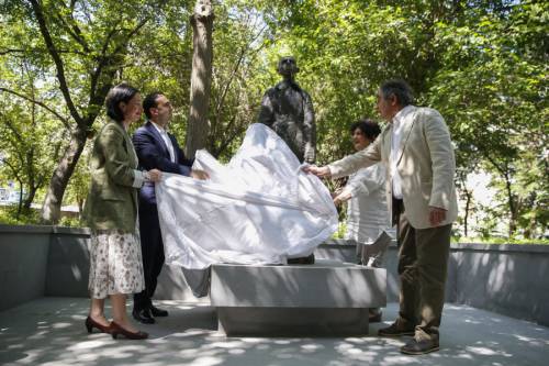 Yerevan Get Another Sculpture by Chubaryan: Tigran Avinyan Participates in Unveiling of “Hallowed Be Your Name” Sculpture