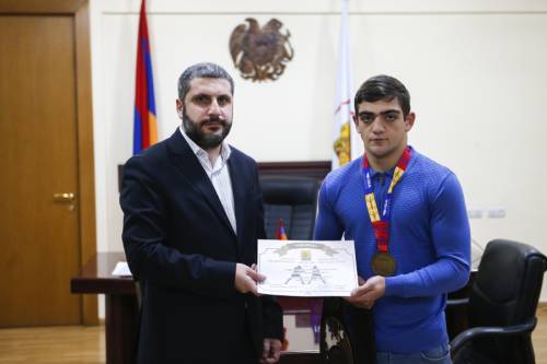 First Deputy Mayor Armen Pambukchyan Welcomes Junior World Boxing Champion Albert Harutyunyan
