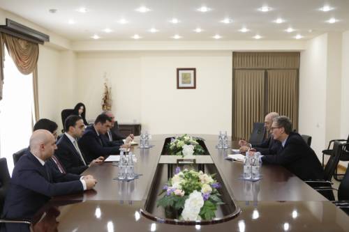 Yerevan Mayor Tigran Avinyan Meets Representatives of World Bank