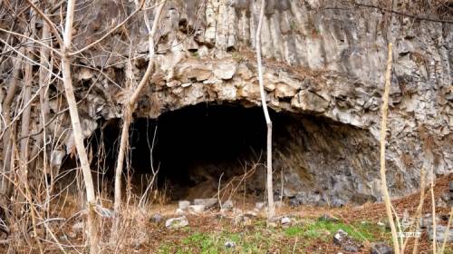 В Ереване: одна из древнейших пещер столицы