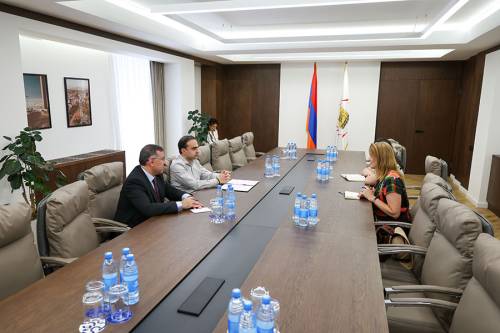 Мэр Еревана Тигран Авинян принял посла Нидерландов в Армении