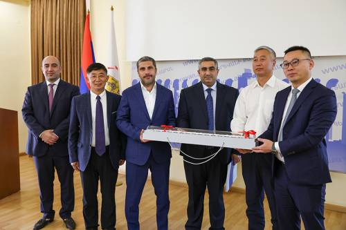 First Deputy Mayor of Yerevan Receives Representatives of Chinese Company