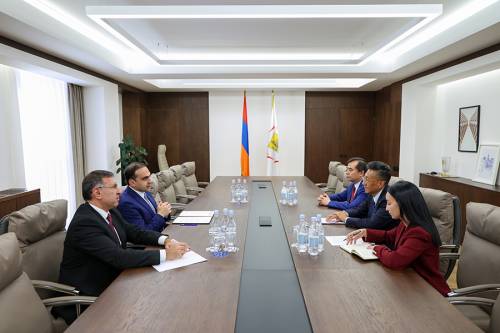 Երևանի քաղաքապետ Տիգրան Ավինյանն ընդունել է ՀՀ-ում ՉԺՀ արտակարգ և լիազոր դեսպանին