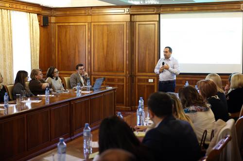 Եռօրյա աշխատաժողով՝ Երևանի ենթակայության դպրոցների տնօրենների մասնակցությամբ