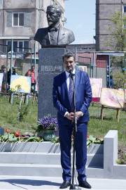 A bust of the Western Armenian poet Siamanto has been opened