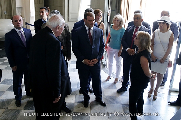 https://www.yerevan.am/uploads/media/news_gallery/0001/32/7f091540a2d5648f525fac780ff6df2cdc910222.jpeg