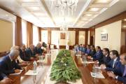 Երևանի քաղաքապետ Տարոն Մարգարյանը հանդիպել է Ստեփանակերտի գործընկերոջ հետ