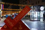 Երևանը տոնական լուսավորությամբ և հանդերձանքով դիմավորում է իր ծննդյան օրը