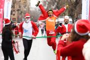 «Վազիր և օգնիր». Երևանում անցկացվել է Ձմեռ պապերի Ամանորի բարեգործական վազքարշավը