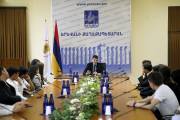 Քաղաքապետ Հրաչյա Սարգսյանը հյուրընկալել է երևանյան ավագ դպրոցների սաներին